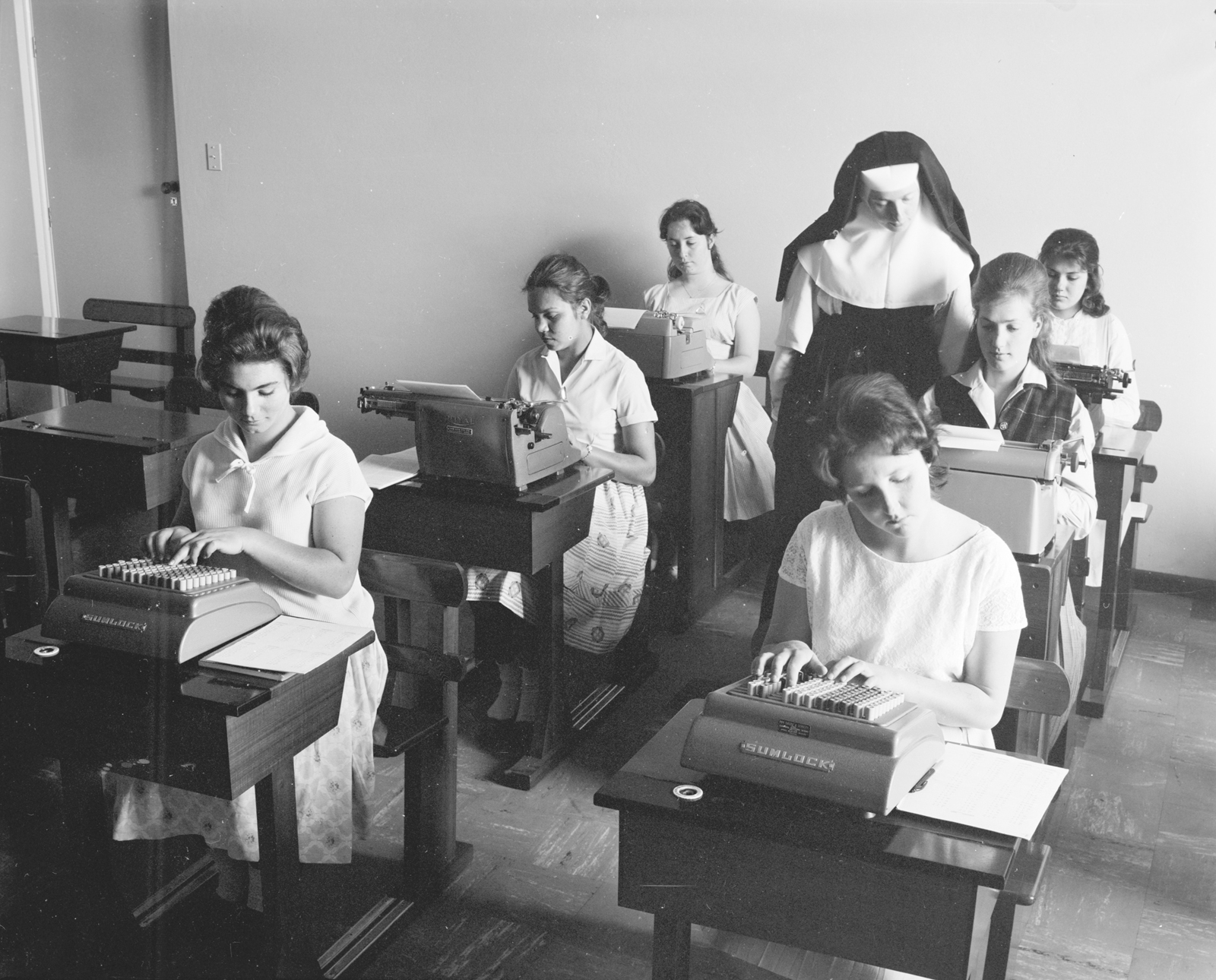 Type 15 pages of Scanned,PDF,Image docs into MS Word