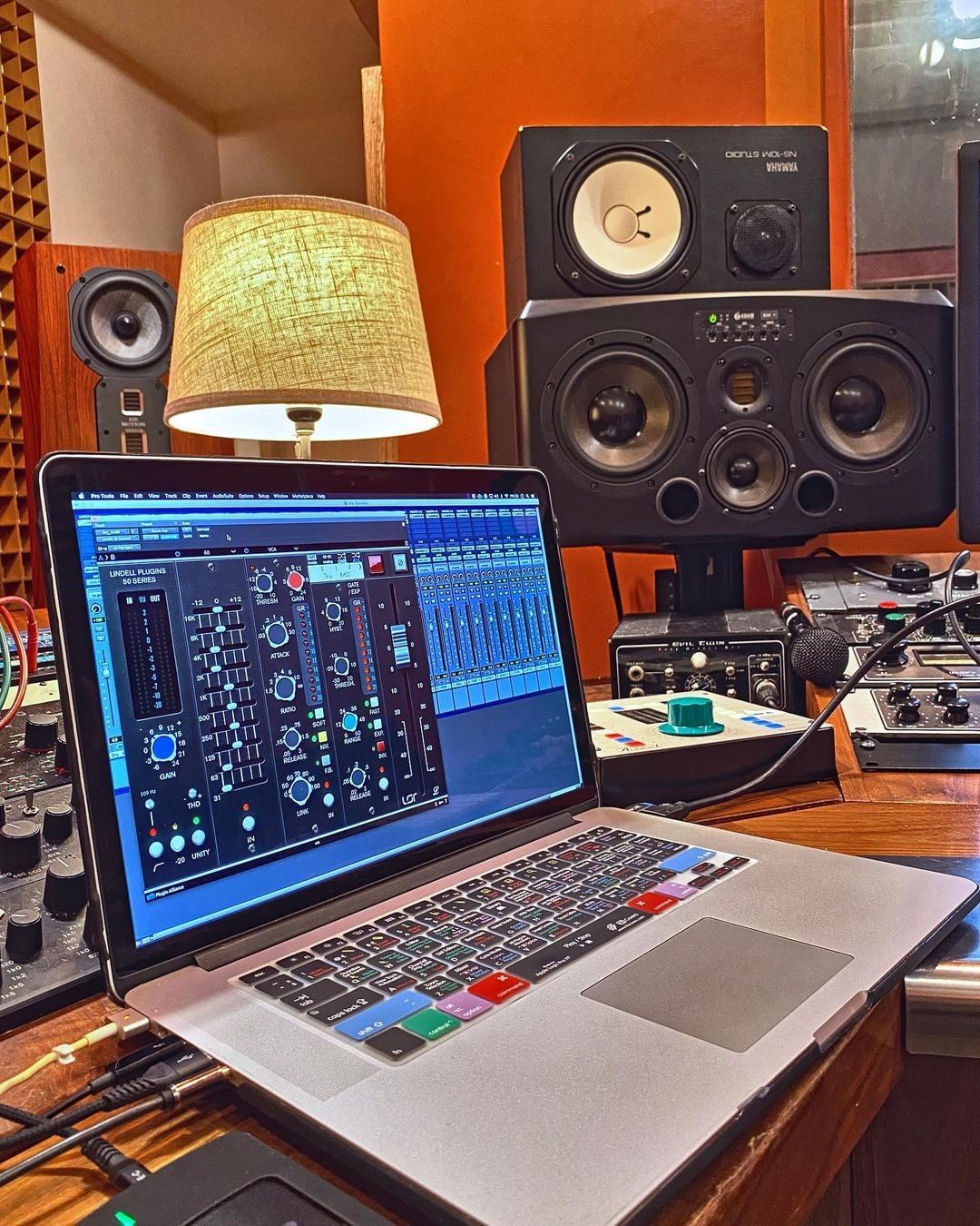 I will do Pro Analog Mixing and Mastering Services Spotfiy, iTunes, Apple Music etc