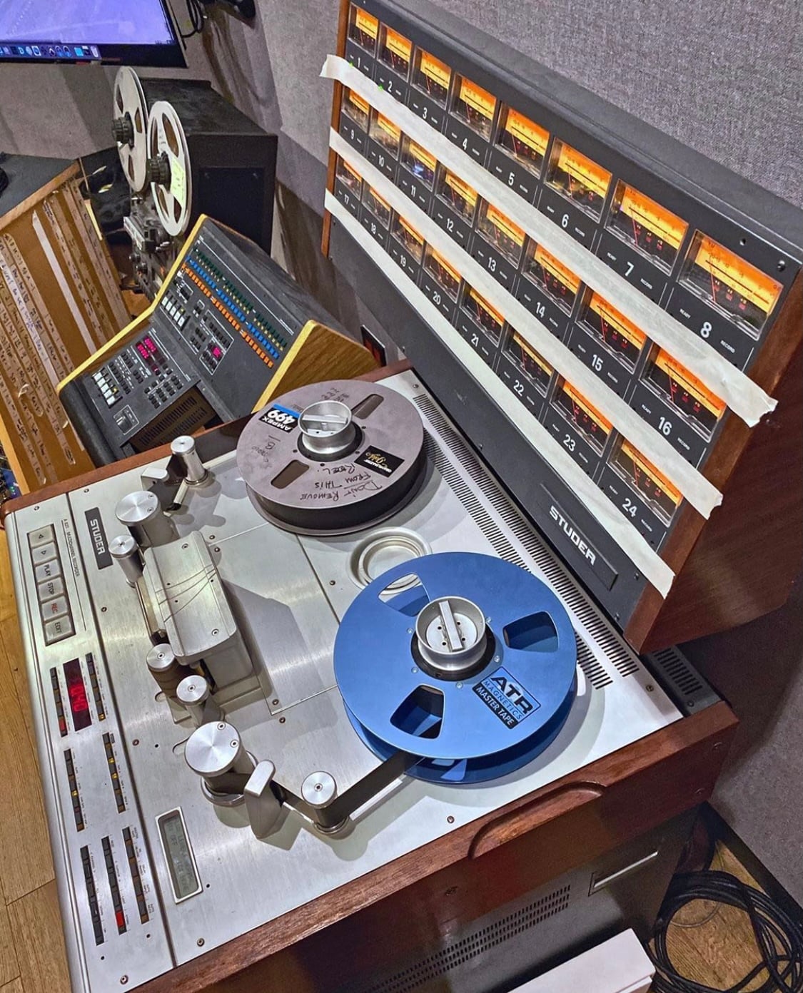 I will do Pro Analog Mastering Services for Spotfiy, iTunes, Apple Music & More..