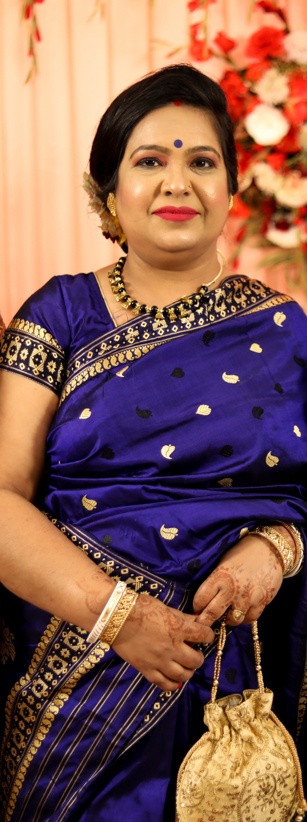 Hands on experience in data entry, content writing and in Human resources. Worked with MNC's as well