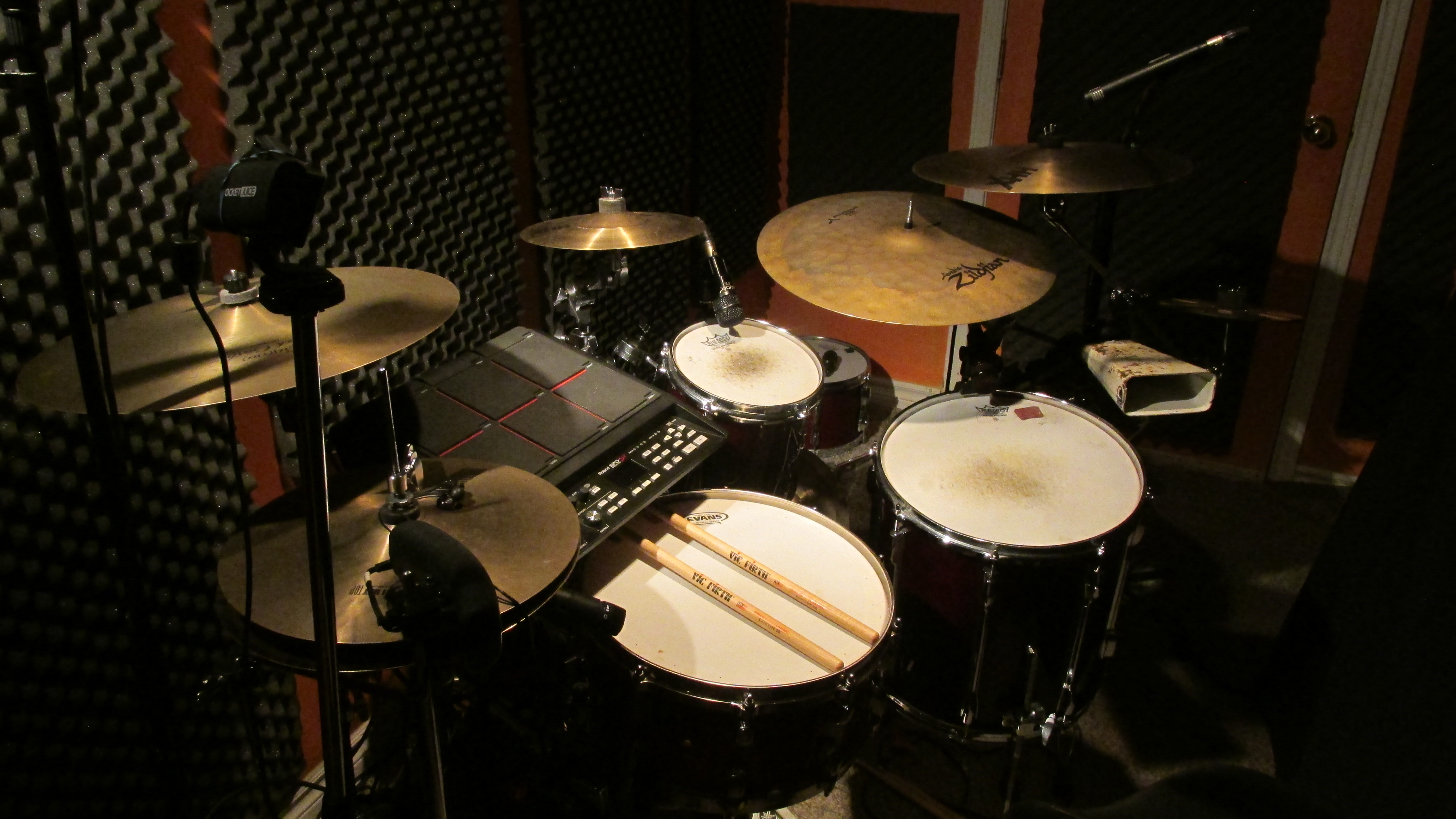 Professional Drummer - I will record Drums Midi/Electric or Acoustic starting @