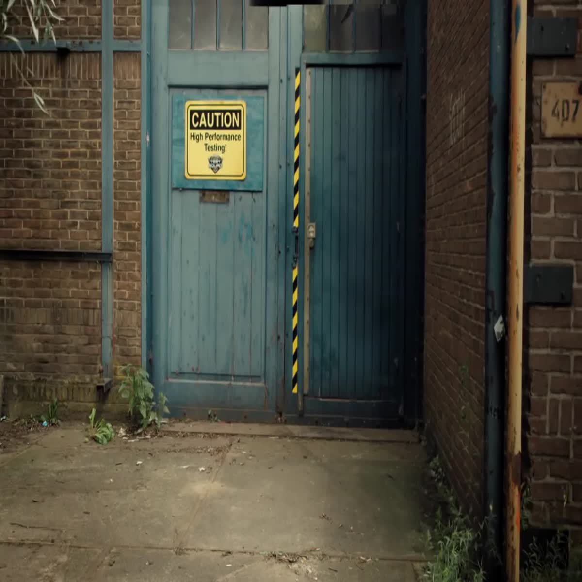 Friendly, Conversational, Trustworty corporate and commercial voiceover