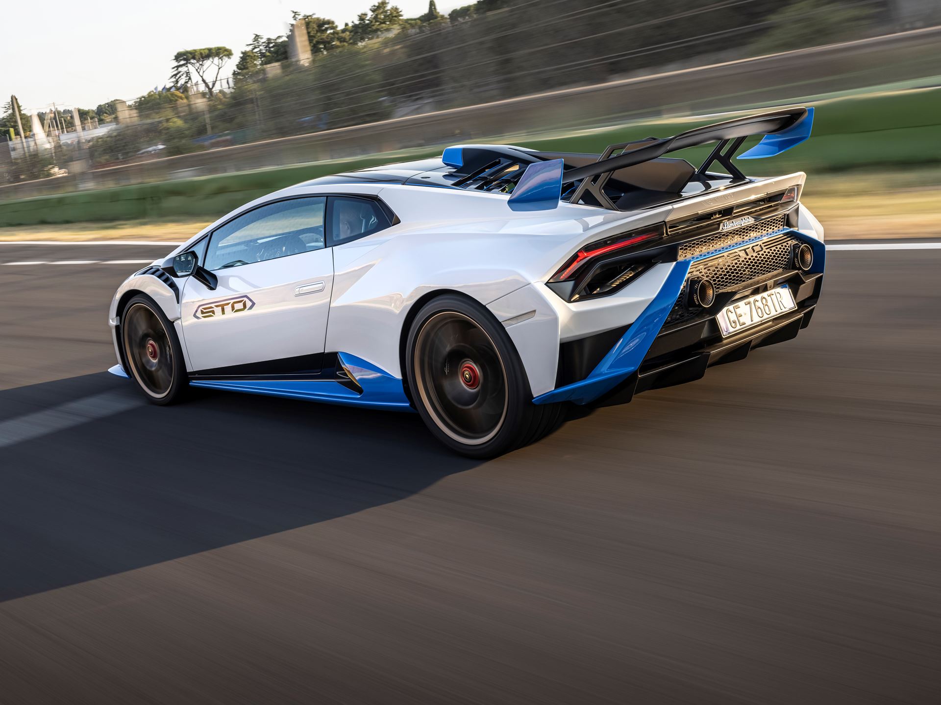 I design your business logo, text or photo on HD quality luxury cars, yacht, private jet Video