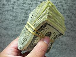 give you a list of 3,900 Twitter Tweeters who will automatically follow you back - build your Twitter followers!  