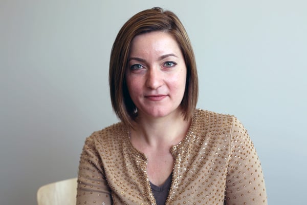 write two 600 word articles 