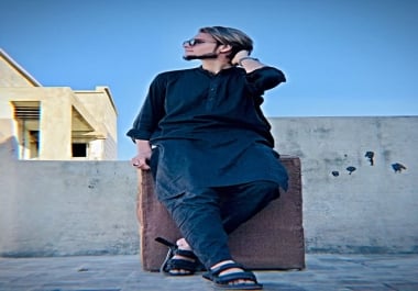 I am a Highly Skilled Professional Graphic Designer